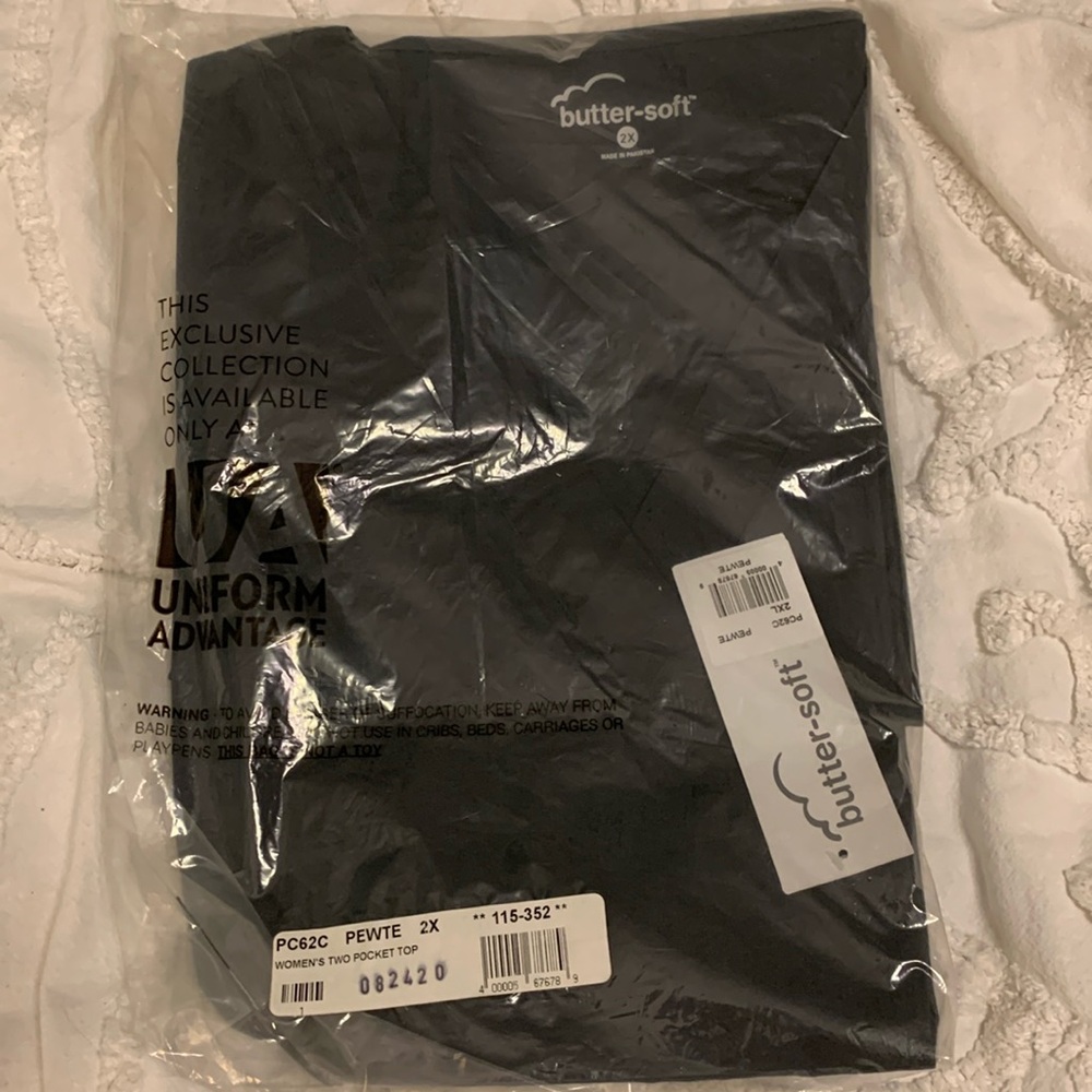 UA Buttersoft Scrub Top in Pewter
